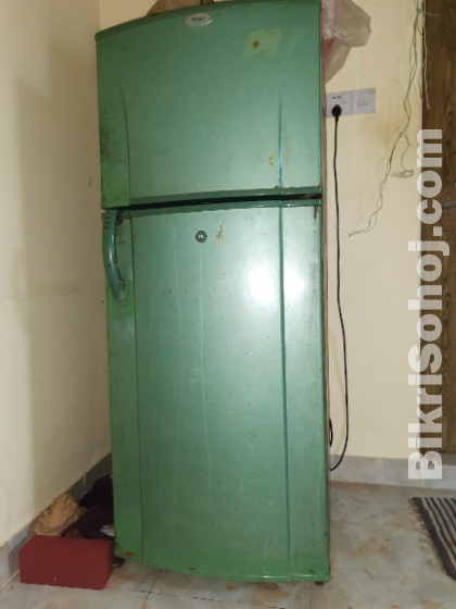 Whirlpool Non-Frost Fridge